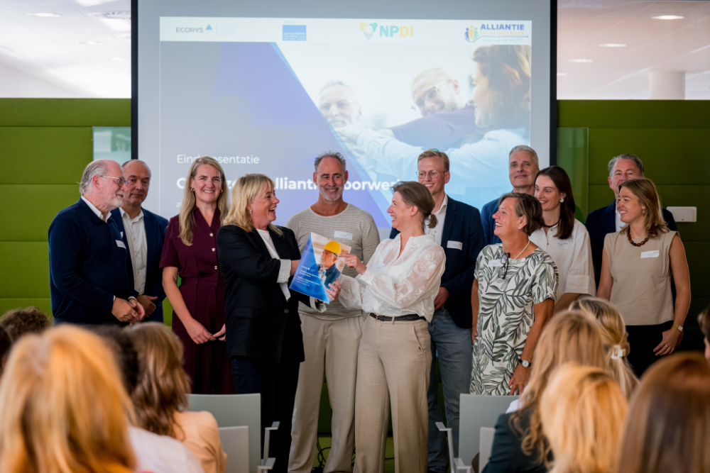 Overhandiging onderzoeksrapport op 29 september 2026